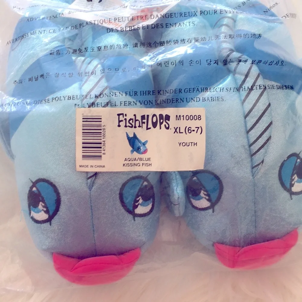 NWT Girl’s Blue Fish Flops Slippers